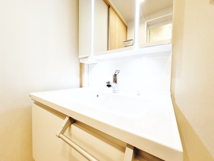 洗面 何かと物が増える場所だからこそ、スッキリと見映えの良い空間に。