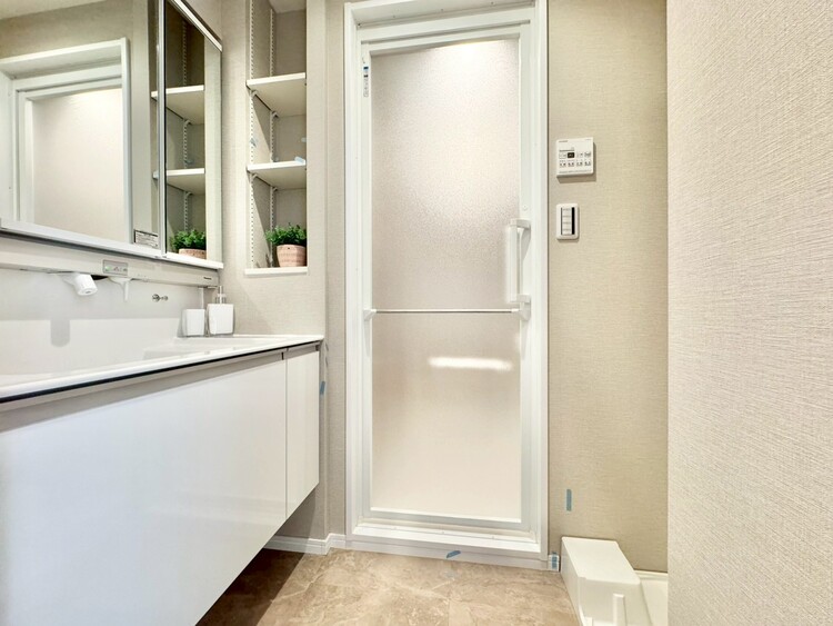 洗面 清潔感と心地よさを重視した、上質感漂うパウダールーム。