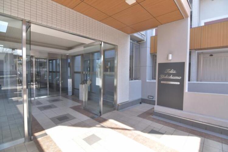 エントランス スタイリッシュなのはもちろん、質感があり、機能的でもあるエントランス。