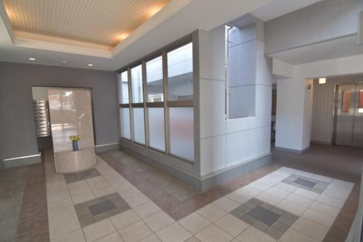 その他 ロビーは、まさに顔となる場所。シンプルながらも格調高い雰囲気を漂わせて上質な空間。