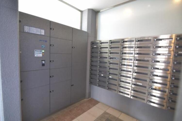 その他 不在時でも安心の大容量メールボックス。便利な宅配ボックスが備えられています。不在時の荷物の受け取りも安心です。