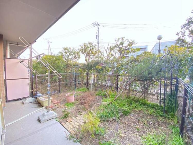 その他 南向きテラスです。たくさんの洗濯物を干せる広々とした空間です。（2月25日撮影）