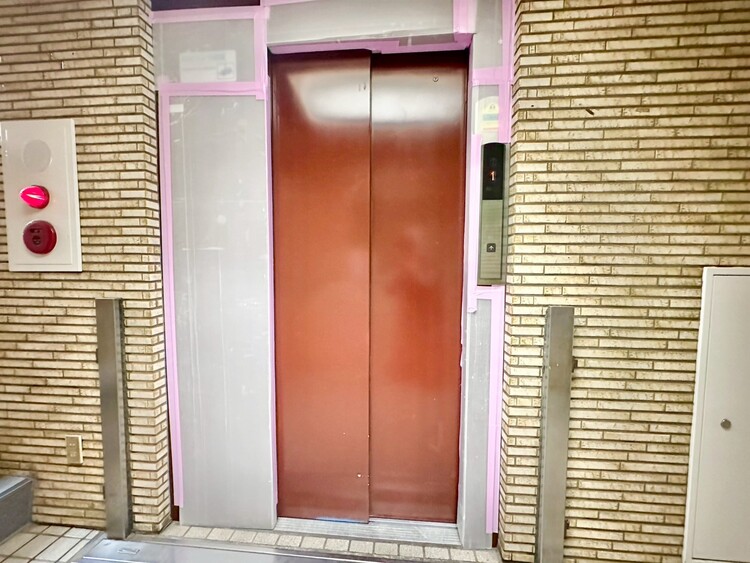 その他 エレベーター完備のため荷物が多くなっても安心。
