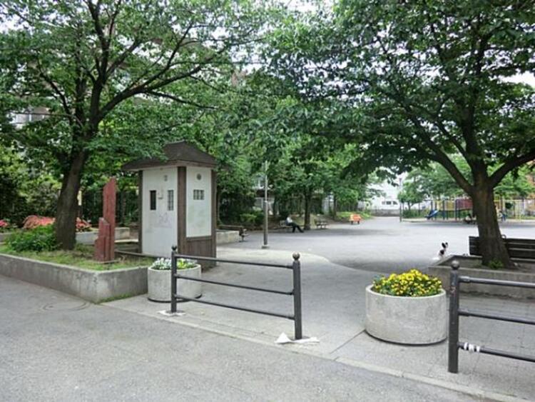 周辺 さくら通り三丁目公園　500ｍ