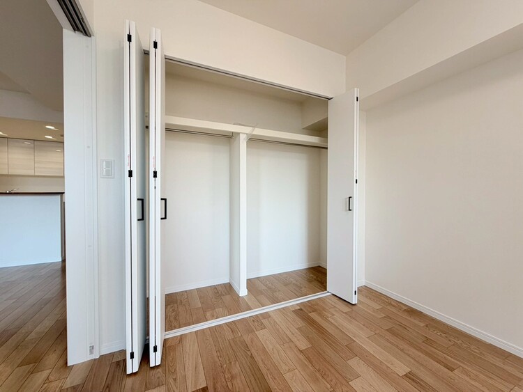 その他 収納スペースが付いていて、お部屋を広く使っていただけます。