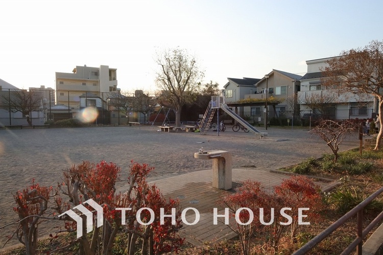 周辺 磯子上町公園　距離500ｍ