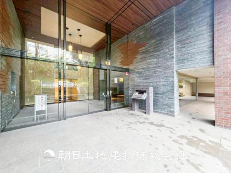 エントランス 【エントランス】 オートロック付きでセキュリティー面も安心です。