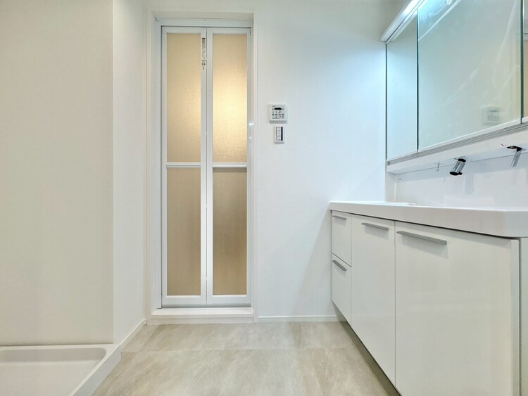 洗面 清潔感と心地よさを重視した、上質感漂うパウダールーム。
