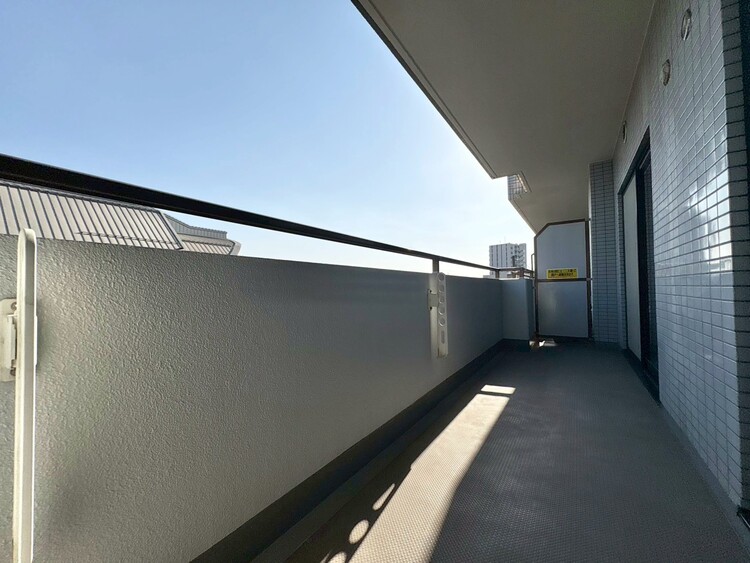 バルコニー 暮らしの中で、光と風を演出してくれるバルコニー。