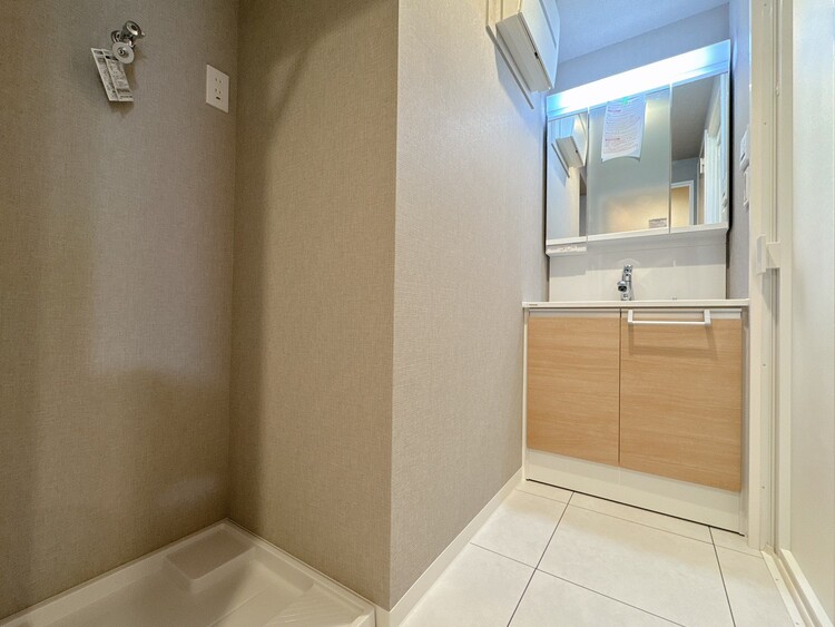 洗面 清潔感と心地よさを重視した、上質感漂うパウダールーム。