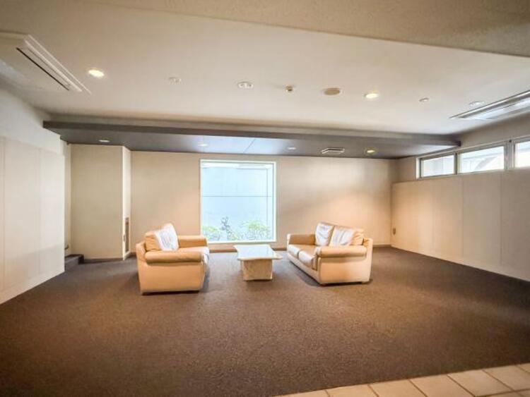 その他 落ち着いた雰囲気と洗練されたデザインが魅力のロビースペースです。