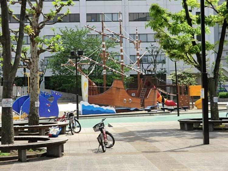 周辺 埠頭公園　850ｍ