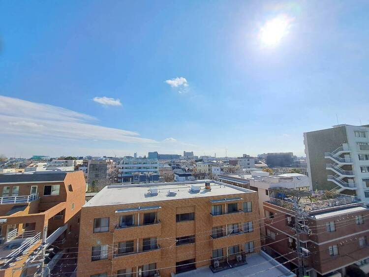 その他 眺望や窓からの景色が良いと、家で過ごす時間も快適です。