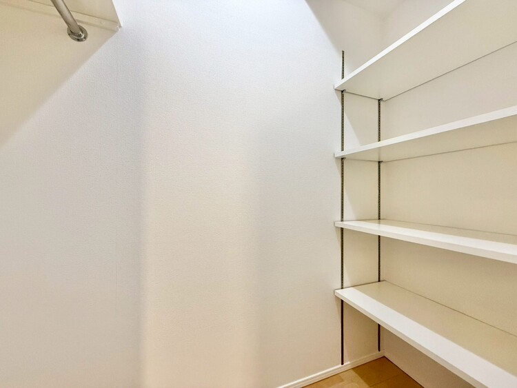 その他 家電やスーツケース、ストック品など何でも片付く嬉しい空間です。