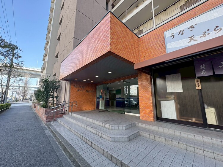 その他 上質感漂う玄関アプローチです。