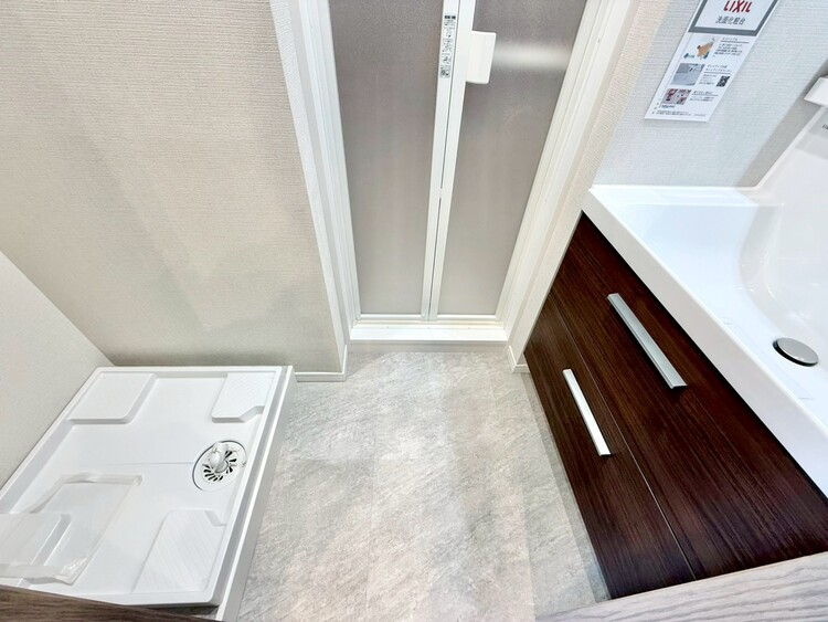 その他 十分な広さの脱衣所。