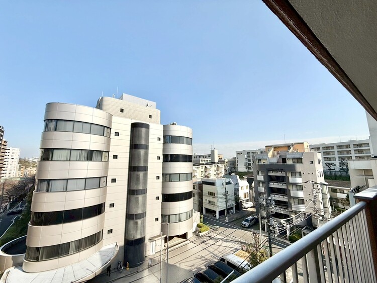 その他 眺望や窓からの景色が良いと、家で過ごす時間も快適です。