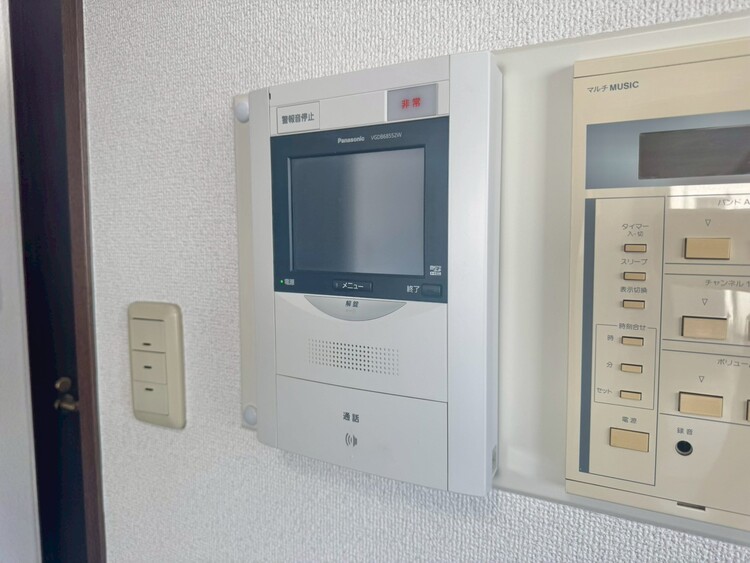 その他 誰が来てもわかる様にモニター付きインターホンを設置。