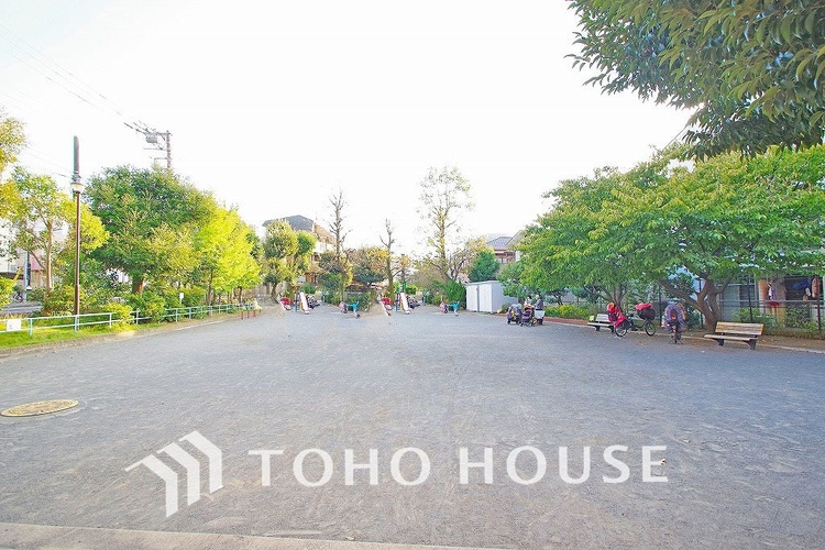 周辺 大曽根第二公園　距離300ｍ