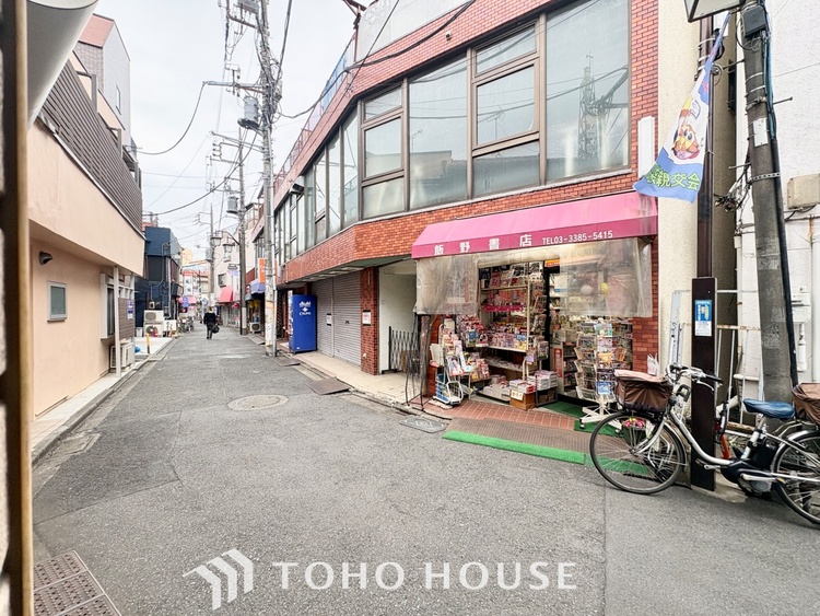 外観 ほんの少しのこだわり。ちょっとした色使いがその家がもつ雰囲気、趣（おもむき）を携え、暮らす家族や訪ねてくる友人・知人に新鮮な香りを運んできます。