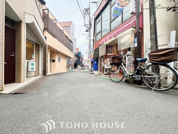 外観 ほんの少しのこだわり。ちょっとした色使いがその家がもつ雰囲気、趣（おもむき）を携え、暮らす家族や訪ねてくる友人・知人に新鮮な香りを運んできます。