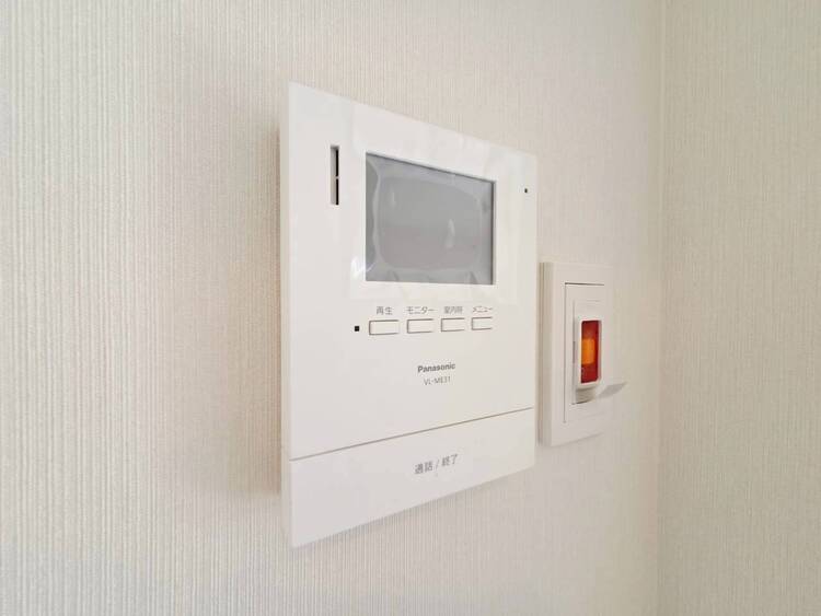設備 誰が来てもわかる様にモニター付きインターホンを設置。