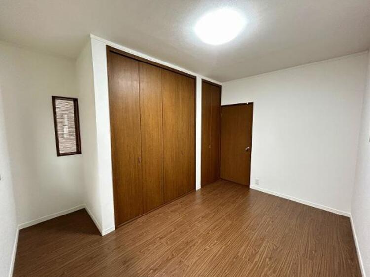 内装 1階北側洋室　別角度から