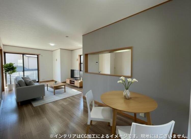 居間 約17帖のLDKは、ご家族が自然と集まる団らんの空間です。※インテリアはCG加工によるイメージです。現地にはございません。