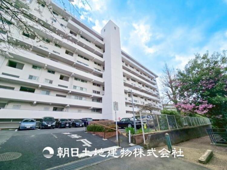外観 【外観写真】無駄のないデザインと落ち着いたカラーリングが特徴のシンプルモダンな住宅。機能性と美しさを兼ね備えた外観です。