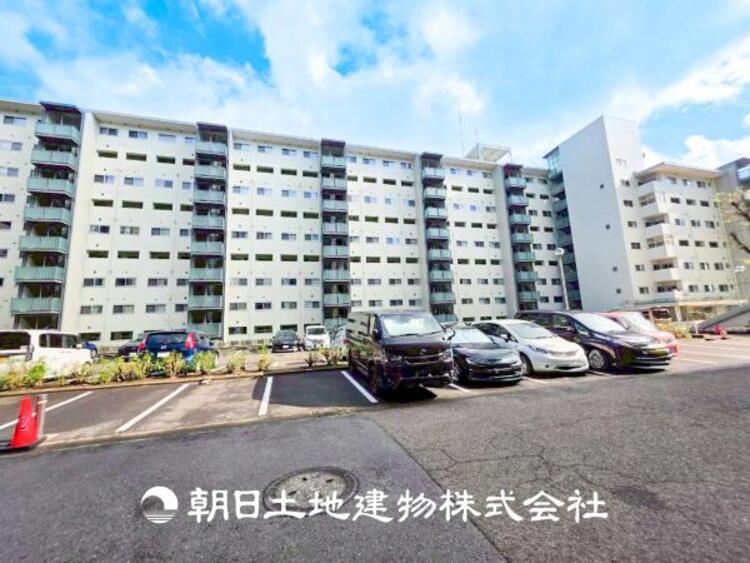 駐車場 【駐車場】 敷地内駐車スペース。日々の暮らしにも大切なスペースです。