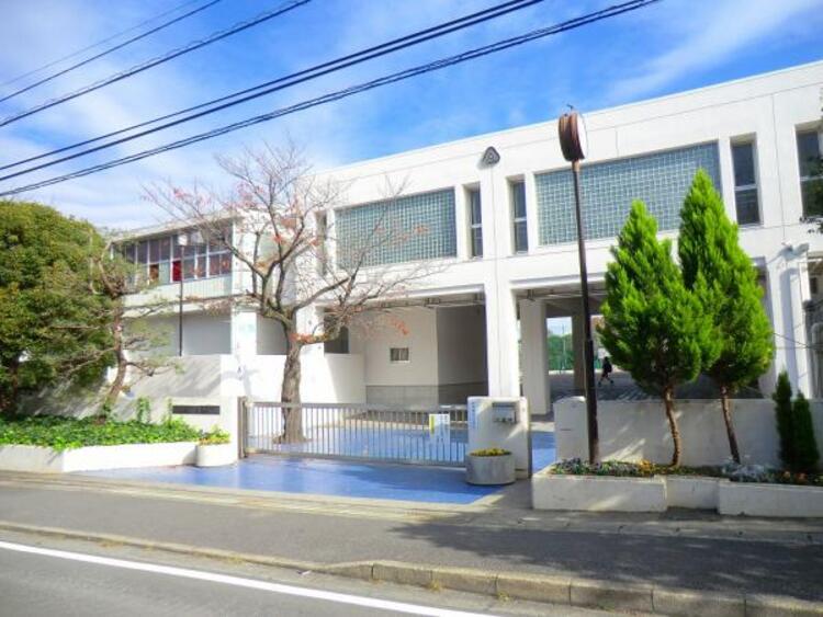 周辺 あざみ野中学校まで約814ｍ