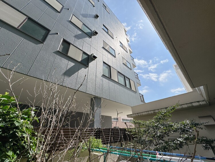 バルコニー 頬をなでる、優しい風を感じることが出来ます。