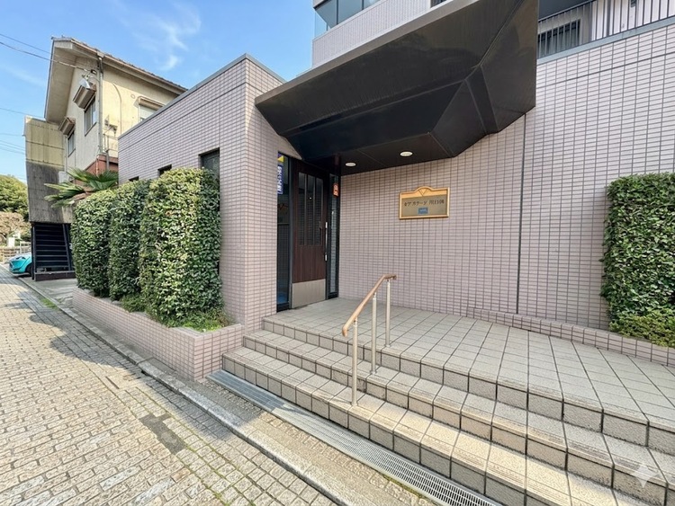 エントランス 外と内をつなぐエントランスは、まさに顔となる場所。