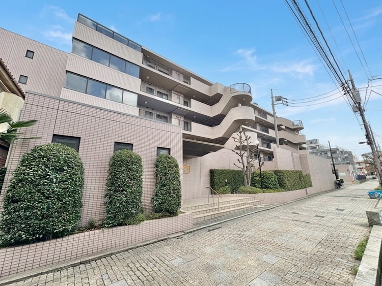 外観 ライフプランニングからローンまで、一貫してご説明させていただきます。お気軽にお問い合わせくださいませ。