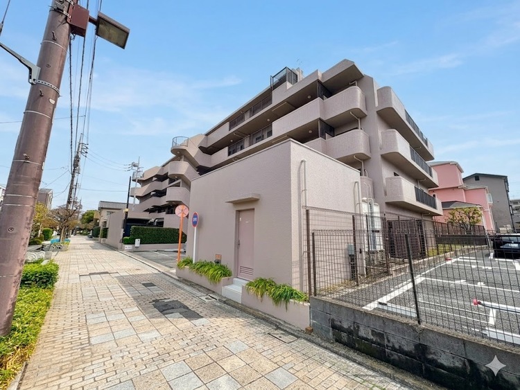 外観 現地に足をお運びいただいた際には、周辺散策などをお勧めいたします。