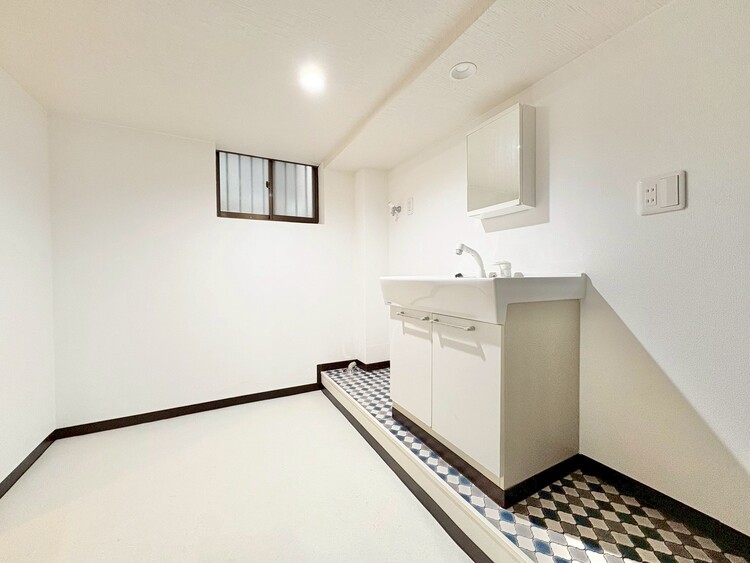 洗面 清潔感と心地よさを重視した、上質感漂うパウダールーム。