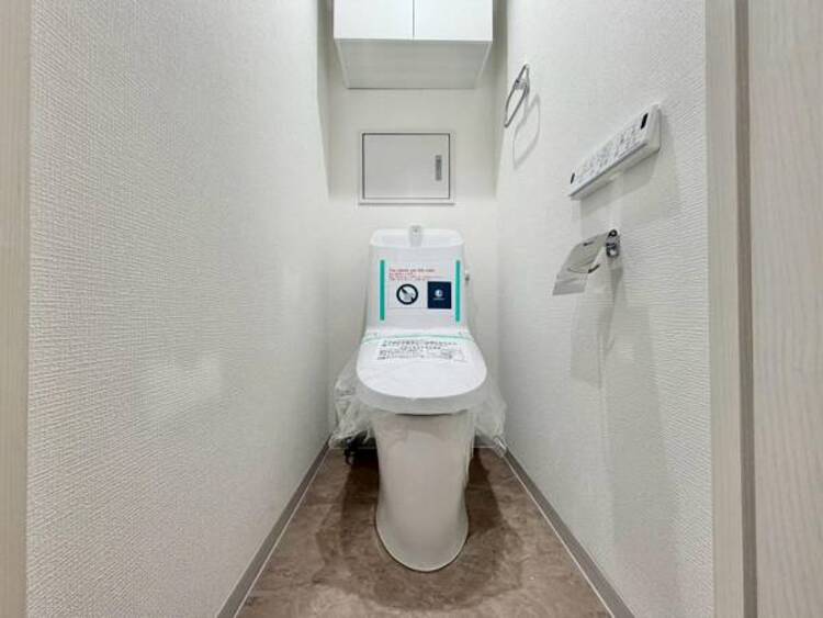 トイレ 清潔感のあるシンプルで使いやすいトイレです。