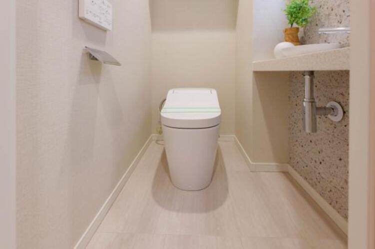 トイレ 清潔感のあるシンプルで使いやすいトイレです。