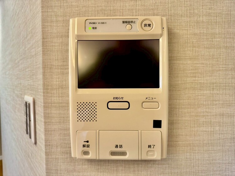その他 誰が来てもわかる様にモニター付きインターホンを設置。