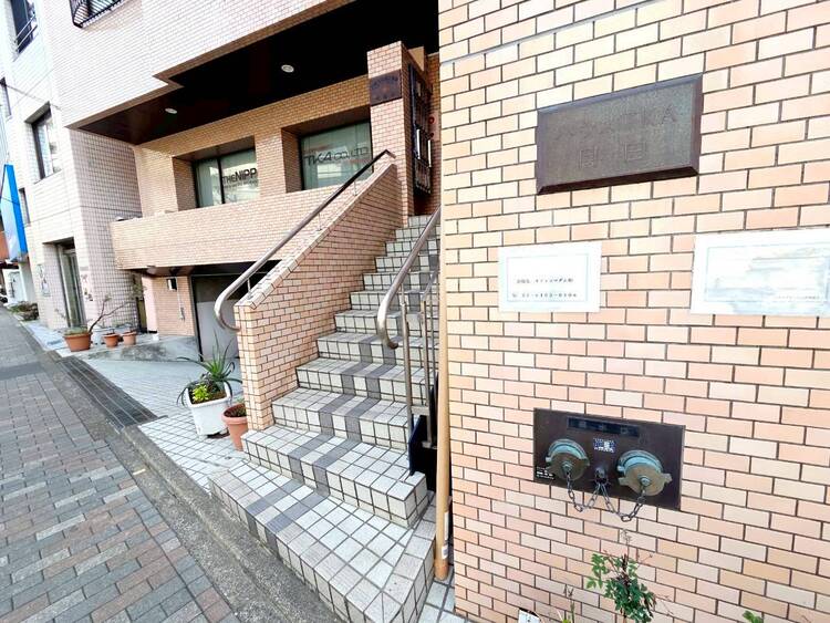 その他 上質感漂う玄関アプローチです。