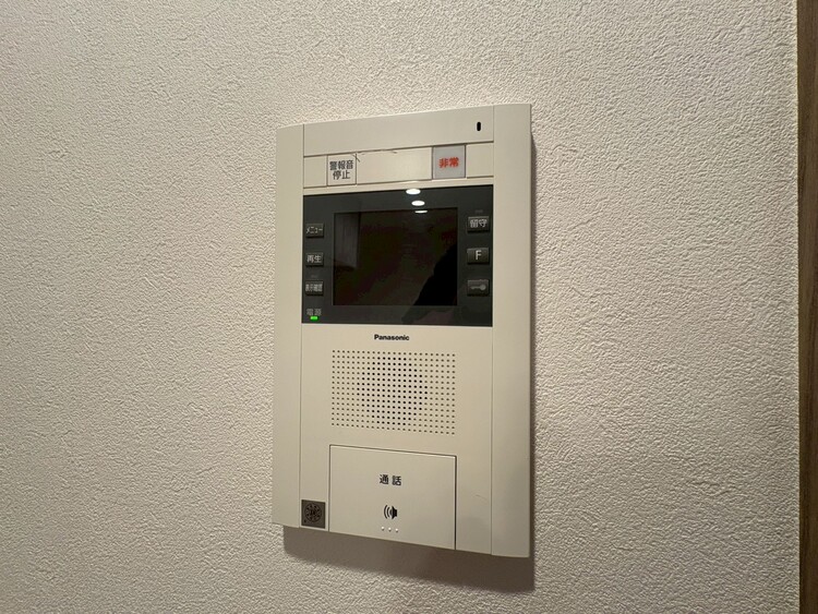 その他 誰が来てもわかる様にモニター付きインターホンを設置。