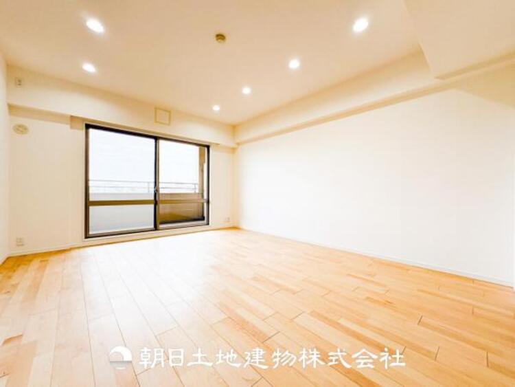 居間 【リビング】お友達を呼んでお茶をしたり、一緒に料理を楽しみながら楽しい時間を過ごしましょう。