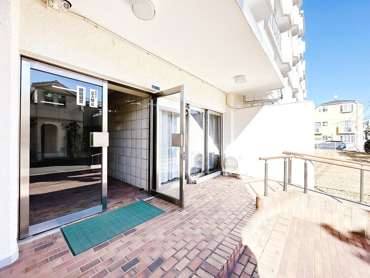 エントランス 外と内をつなぐエントランスは、まさに顔となる場所。