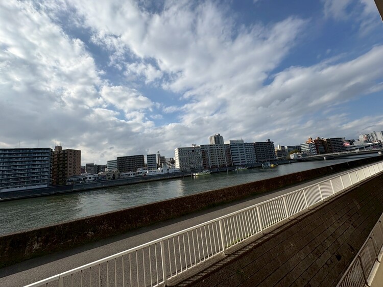 その他 眺望や窓からの景色が良いと、家で過ごす時間も快適です。