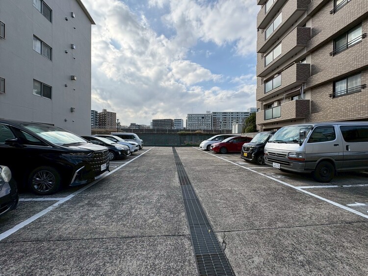 その他 駐車スペースが嬉しいですね。※空き状況は都度ご確認下さい。
