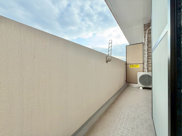 その他 朝の澄んだ空気や、夕方に吹く清々しい風を感じられるバルコニー。