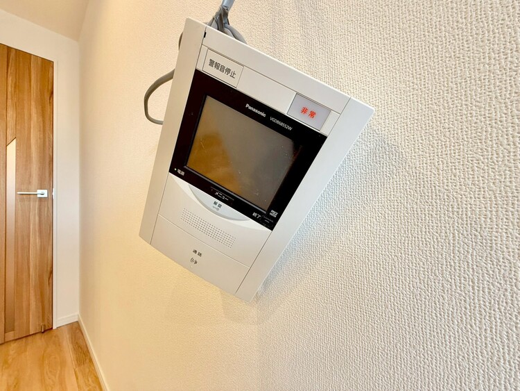 その他 誰が来てもわかる様にモニター付きインターホンを設置。