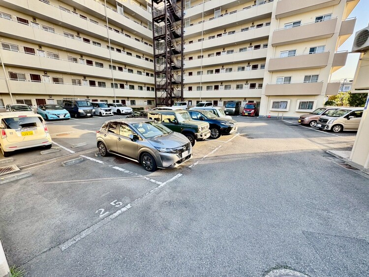 その他 駐車スペースが嬉しいですね。※空き状況は都度ご確認下さい。