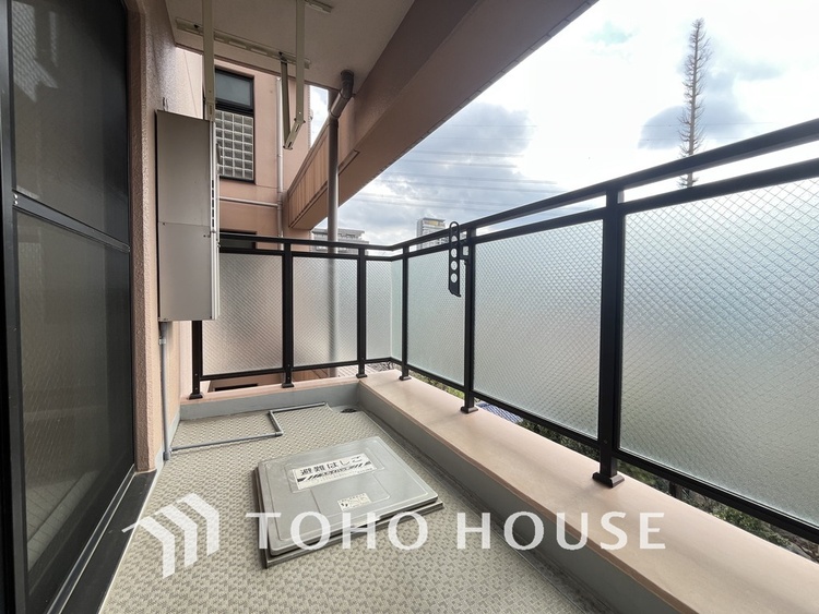 バルコニー 陽当たり良好なバルコニー