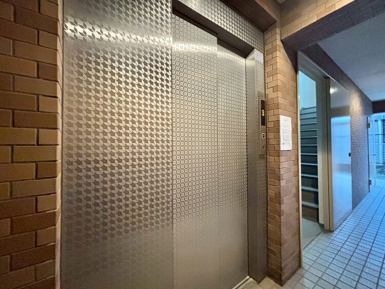 その他 エレベーター完備のため荷物が多くなっても安心。